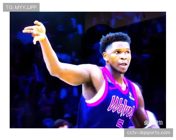 官方:森林狼后卫爱德华兹通过脑震荡保护程序,预计周末复出 官方:森林狼后卫爱德华兹通过脑震荡保护程序,预计周末复出